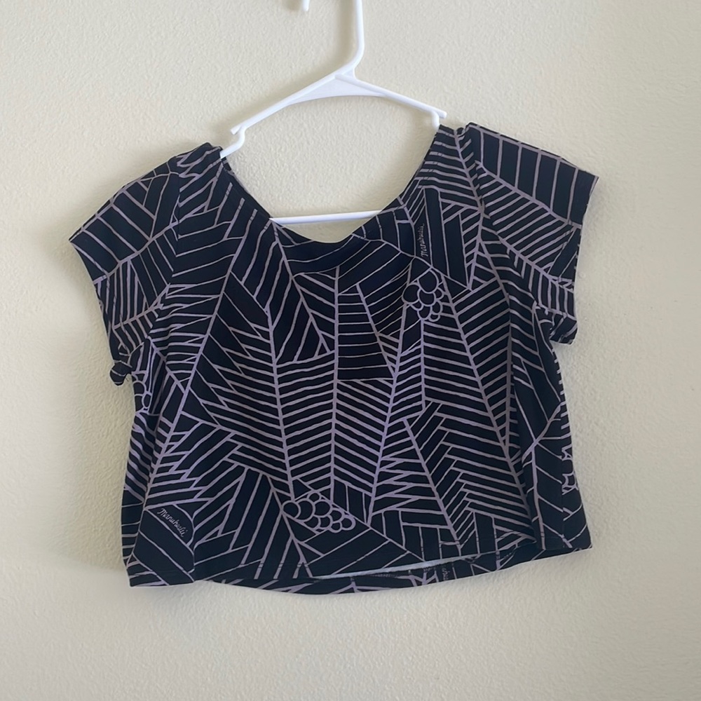 NWT manuhealii crop top